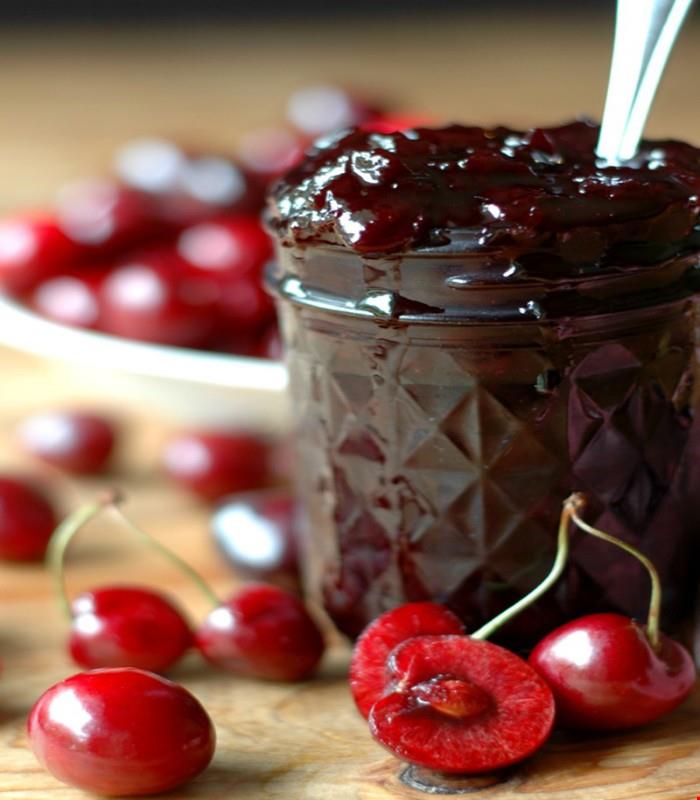 مربا آلبالو یک کیلویی